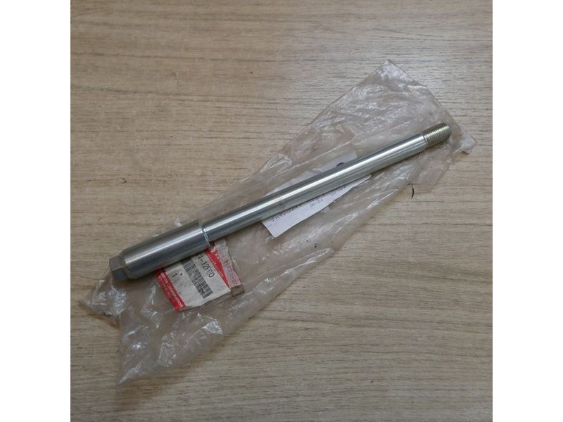 Axe de roue avant Suzuki GZ 125 Marauder 1998/2001
