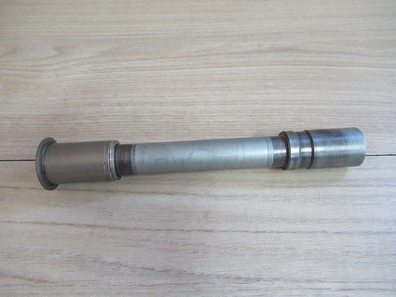 Axe de roue avant BMW K 1200/1300 R 2005-2012