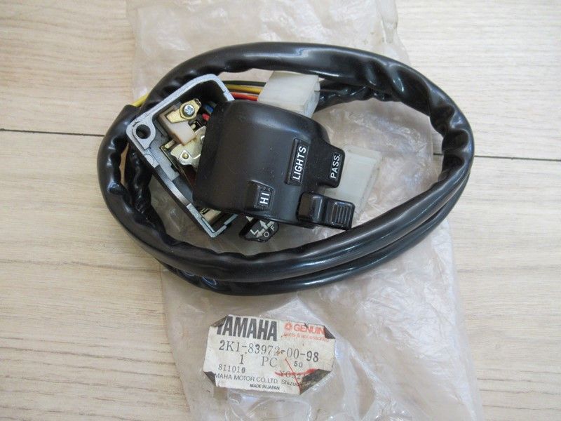 Commodo gauche Yamaha XJ550 1981-1984 (2K1-83972-00-98)