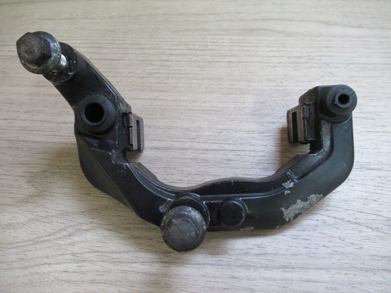 Support étrier de frein avant gauche Yamaha XJ600S Diversion 