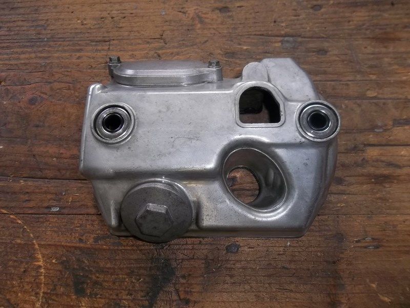 Couvre culasse de cylindre avant Honda VTC 500 (PC08)