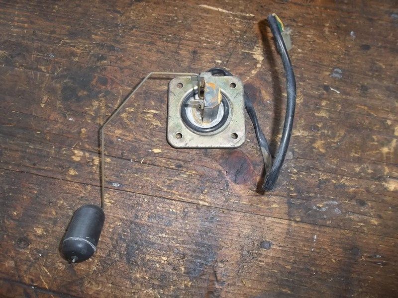 Jauge à essence Honda 650 CBXE (RC13)