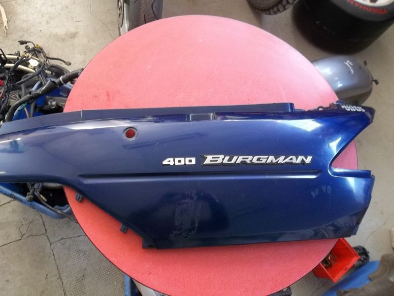 cache latéral gauche suzuki 400 burgman