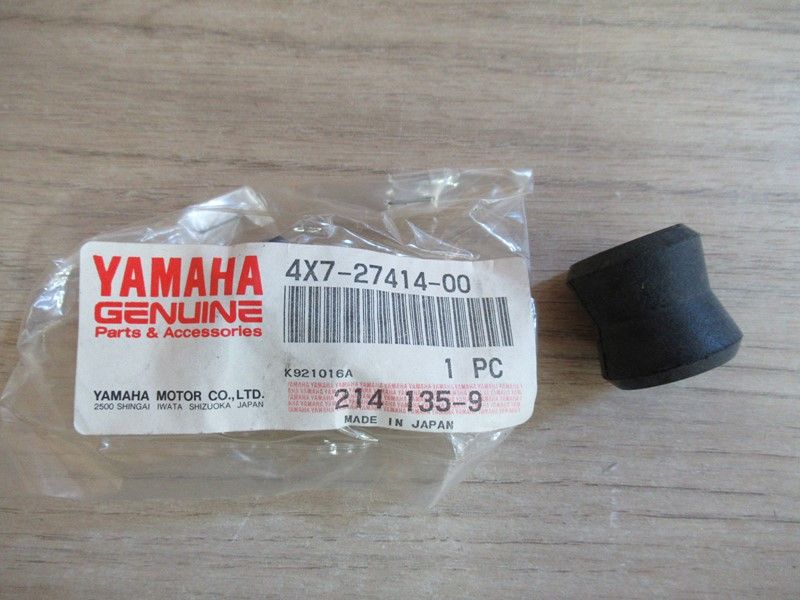 Silentbloc de support de repose-pied avant Yamaha XV 1100 Virago 1994-1999
