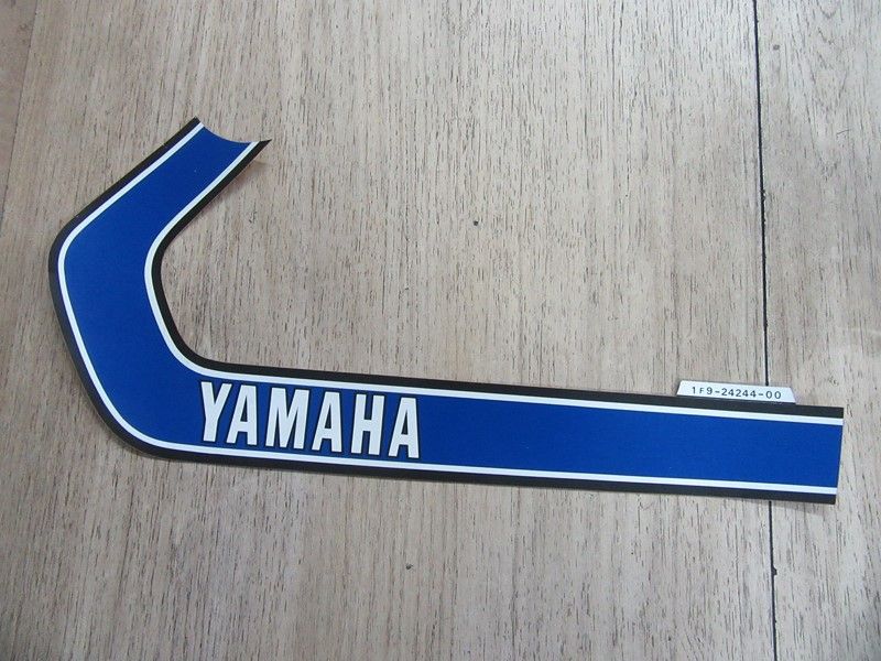 Déco de réservoir gauche Yamaha 125 DTMX 1979 (1F9-24244-00)