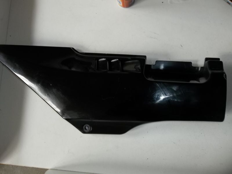 Cache latéral gauche pour Kawasaki GPZ 1000 RX