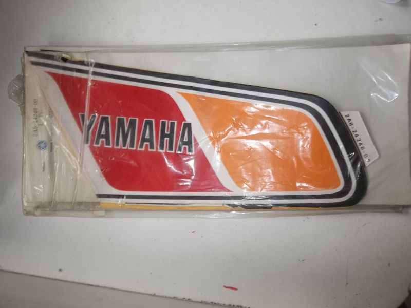Sticker gauche de réservoir de Yamaha 125 DTMX