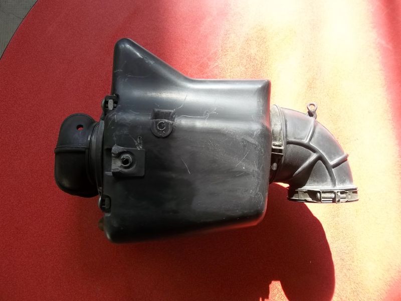 Boîtier de filtre à air cylindre avant pour Suzuki vz 800