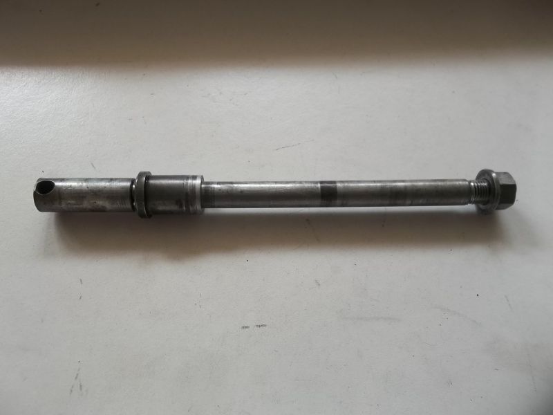 Axe de roue avant Kawasaki 500 GPZ