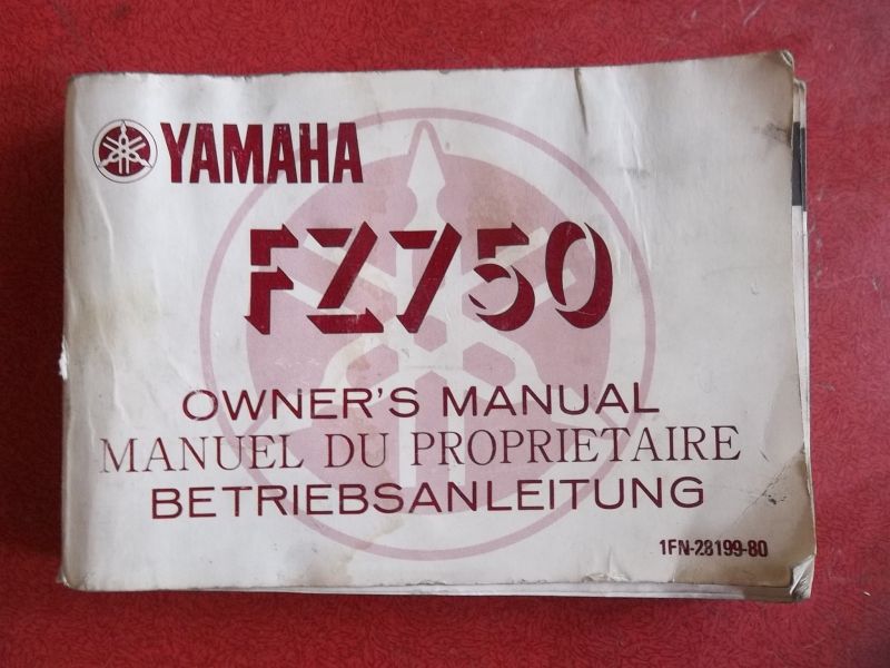 Yamaha FZ 750 
