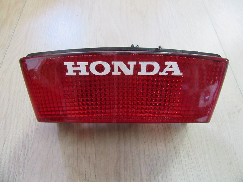 Feu arrière Honda 500 VFF (PC12) 1984-1987 (33701-MF2-611)