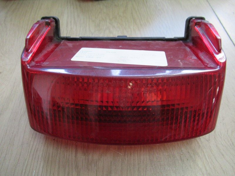 Feu arrière Honda 600 CBR 1991-1996 (33706-MV9-601) sans faisceau