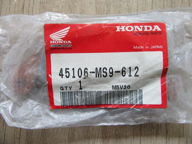 Plaquette avant Honda NTV 650 Revere 1988-1991 (45106-MS9-612)