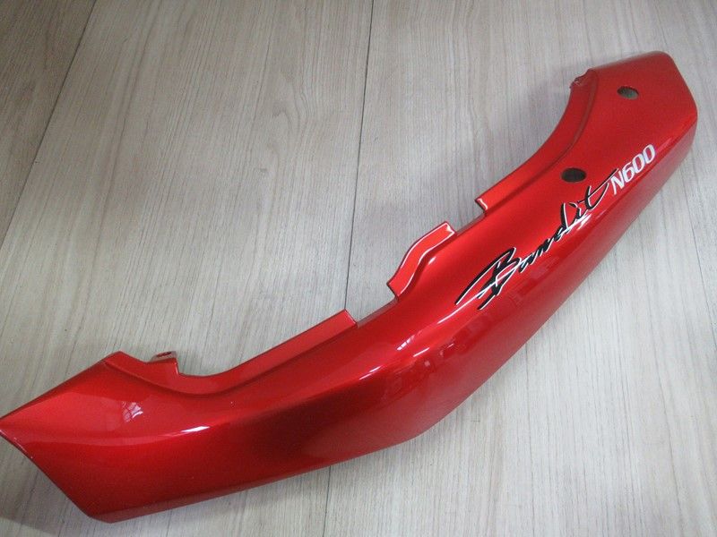 Cache latéral gauche Suzuki 600 Bandit N 1995-1999 (47210-26E60-Y0W)