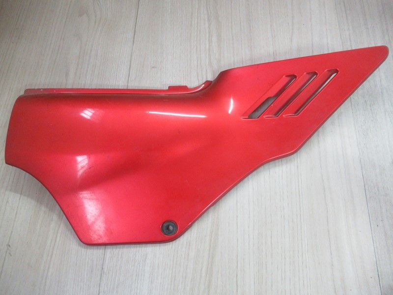 Cache latéral droit Honda VF 1000 F2 1985-1986