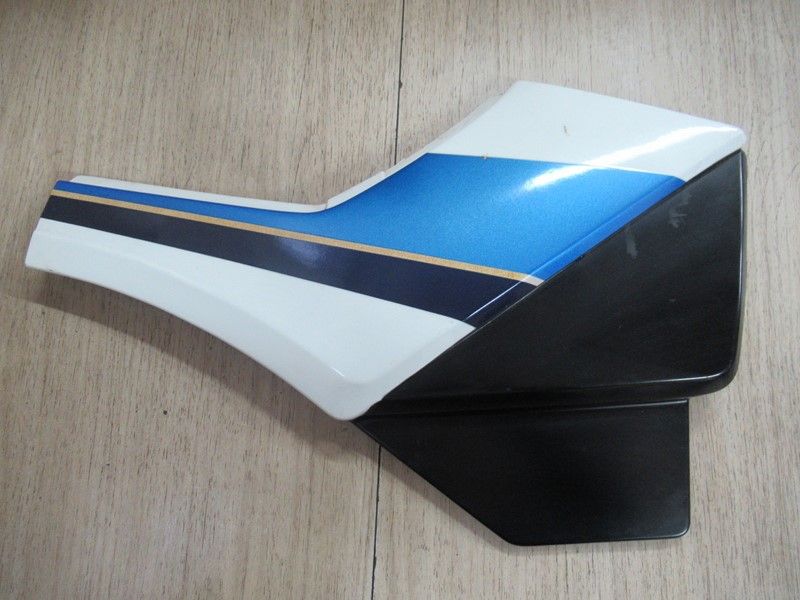 Cache latéral droit Honda CBX 750 F (RC17) 1985-1987 (83600-MJ0-0000)