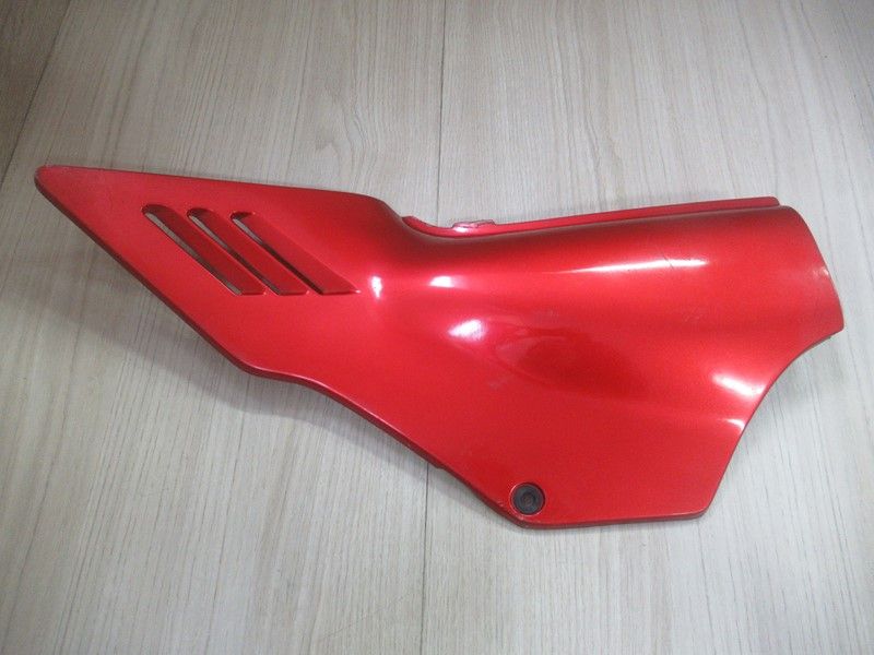 Cache latérale gauche Honda VF 1000 F2 1985-1986