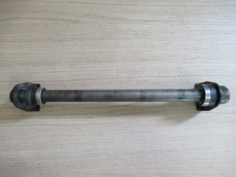 Axe de roue arrière Suzuki GSXF650 2008-2010