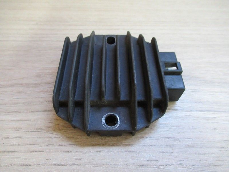 Régulateur Yamaha XJS/N600 Diversion 1996-2002 (SH640D-12)