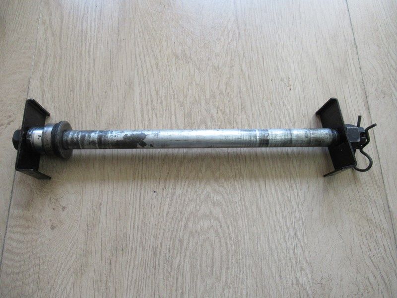 Axe de roue arrière Kawasaki Z750 2004/2012 (410680023)