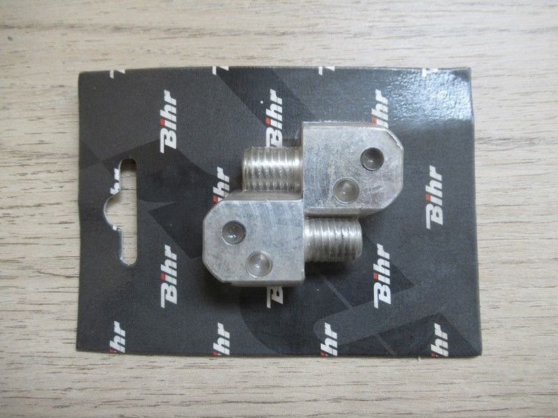 Adaptateur repose-pied arrière Bihr Suzuki GSF600, GSXR750 1997-2002