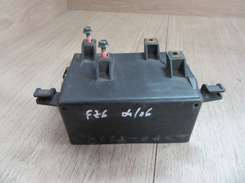 Bac à batterie Yamaha FZ6 2004-2006