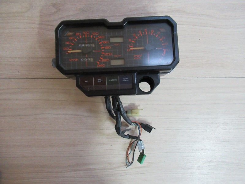 Bloc compteur 9087Km Honda CBX650E 1983-1985