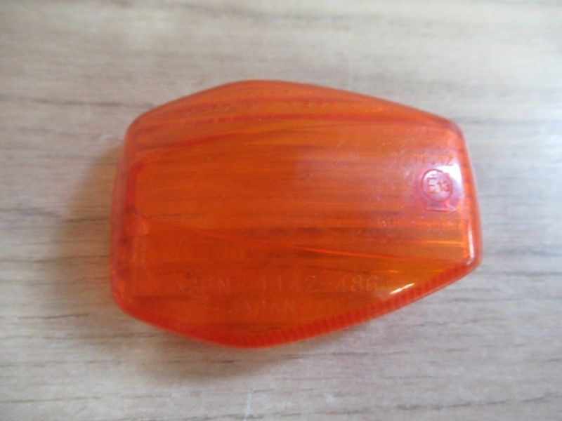 Cabochon avant gauche, arrière droit Honda CBF 900 02/-, CBR 1000 RR 04-05, CB 1300 03-05