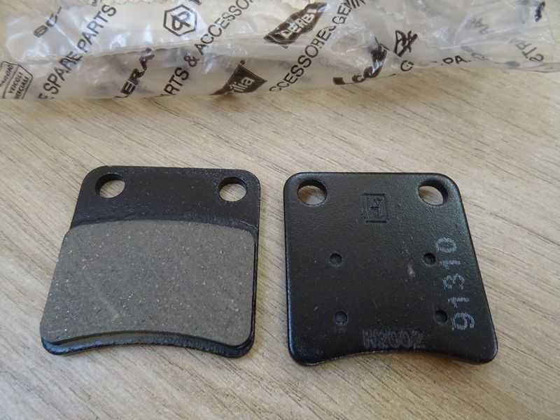 Jeu de plaquettes de frein Piaggio MP3 125-300cc 2011/2016 (648476)