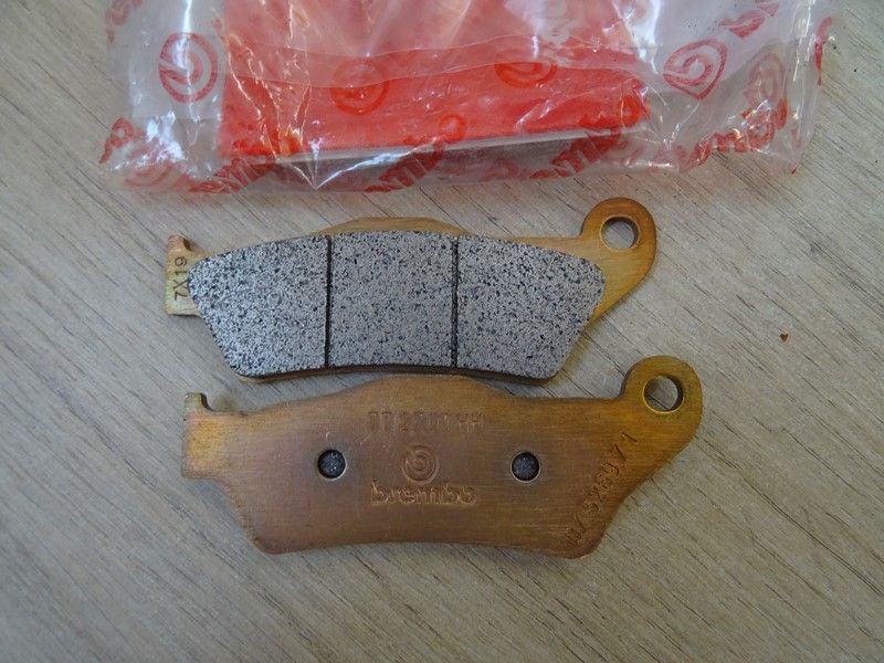 Jeu de plaquettes de frein Piaggio X9 ABS 2008 (GU05654630)