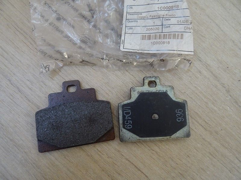 Jeu de plaquettes de frein Piaggio MP3 300,500cc 2014/2018 (1C000818)