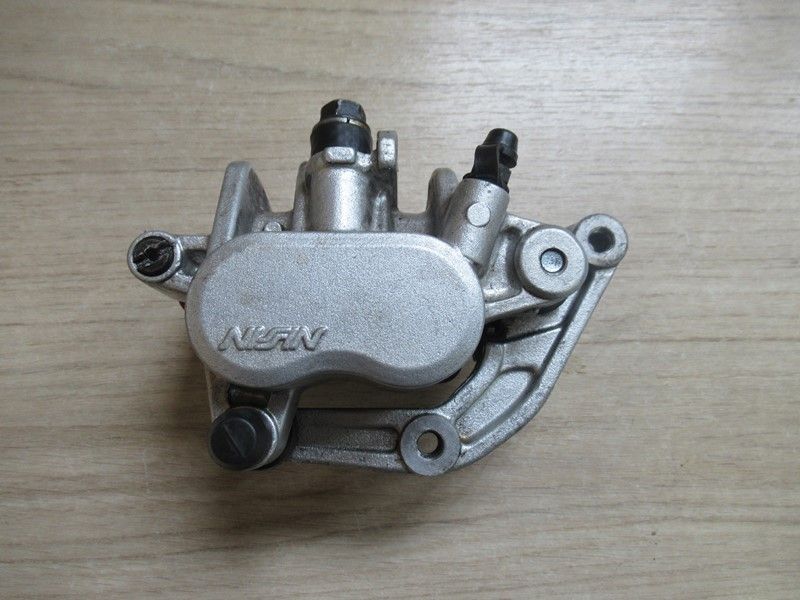 Etrier de frein avant droit HONDA GL 1500 F6C Valkyrie SC34 1997/2002
