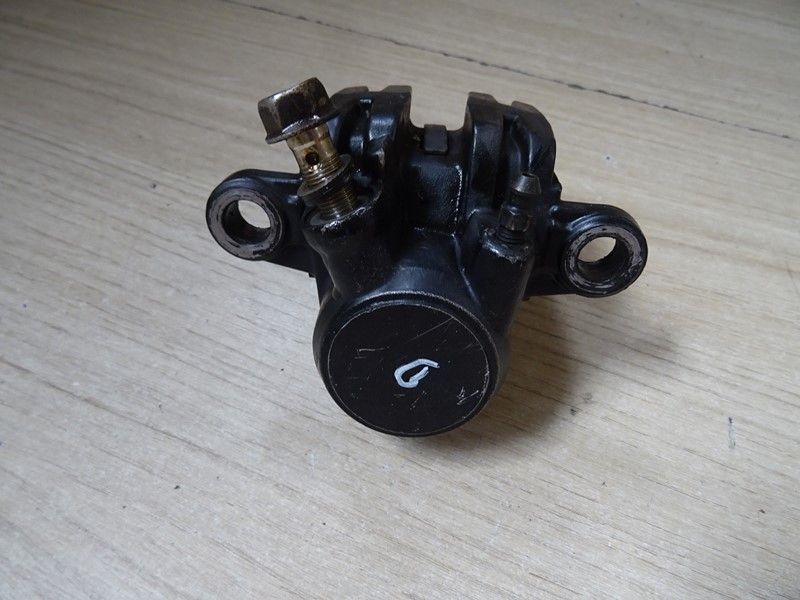 Etrier de frein avant droit Suzuki GS 650 E 1981/1983