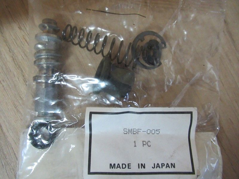 Kit réparation maître-cylindre de frein avant Suzuki RM 125/250 89-95, DR 350 90-99
