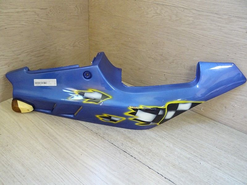 Cache latéral droit Suzuki 250 RGV type VJ22A 1991/1996 (47111-22D1)