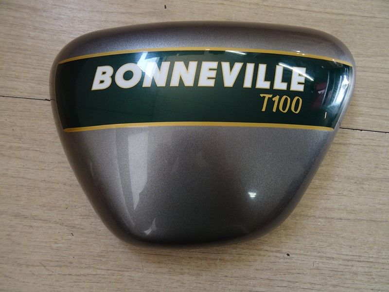 Cache latéral gauche Triumph Bonneville T100 2016/- (T2306277)