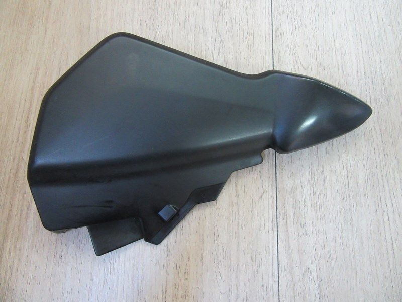 Cache latéral gauche Honda 500 et 600 CBF 2004-2007 (83611-MERA-0000)