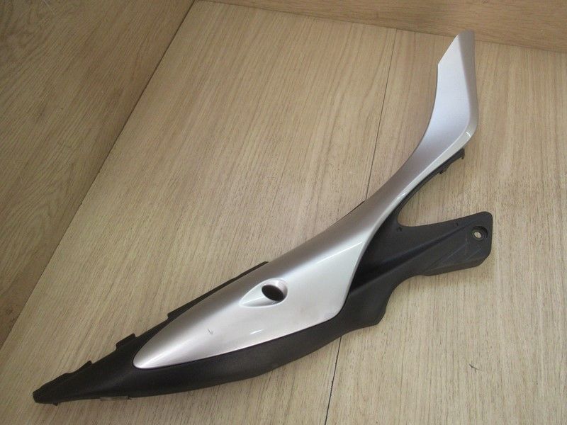 Cache latéral droit Suzuki SFV 650 Gladius 2009-2015