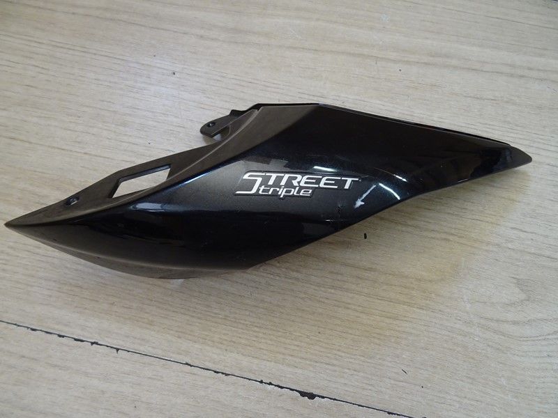 Carénage arrière gauche Triumph 675 Street triple 2013/2016 (T2303723)