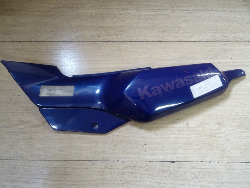 Cache latéral gauche Kawasaki 500 KLE (KL500A) 1991/2004 (36001-1458)