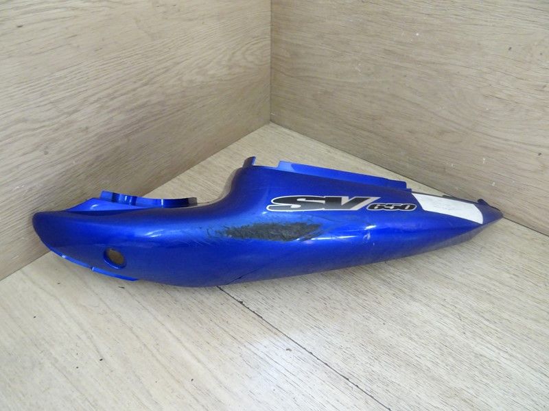 Cache latéral gauche Suzuki SV 650 type JS1AV 1999/2002 ('45512-19F)