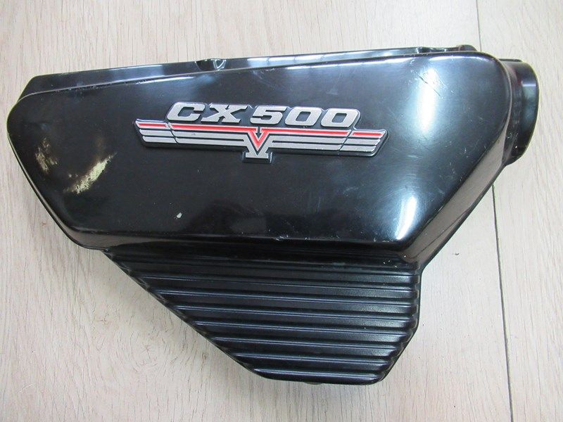 Cache latéral droit Honda CX 500 1978/1982 (83500-415-0000)