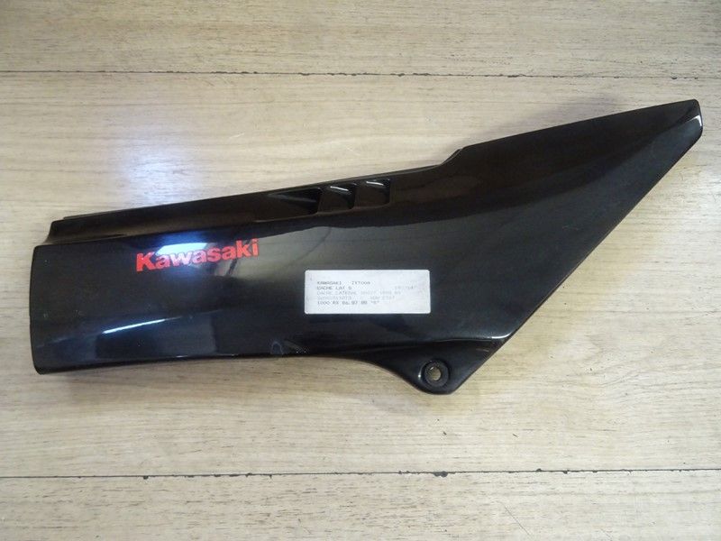 Cache latéral droit Kawasaki GPZ 1000 RX type ZXT00A 1986/1988