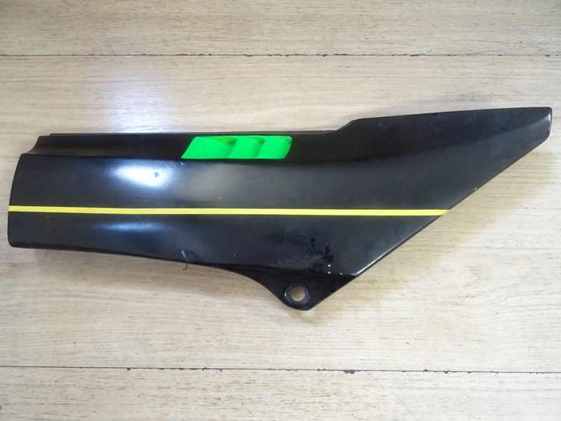 Cache latéral droit Kawasaki GPZ 1000 RX type ZXT00A 1986/1988