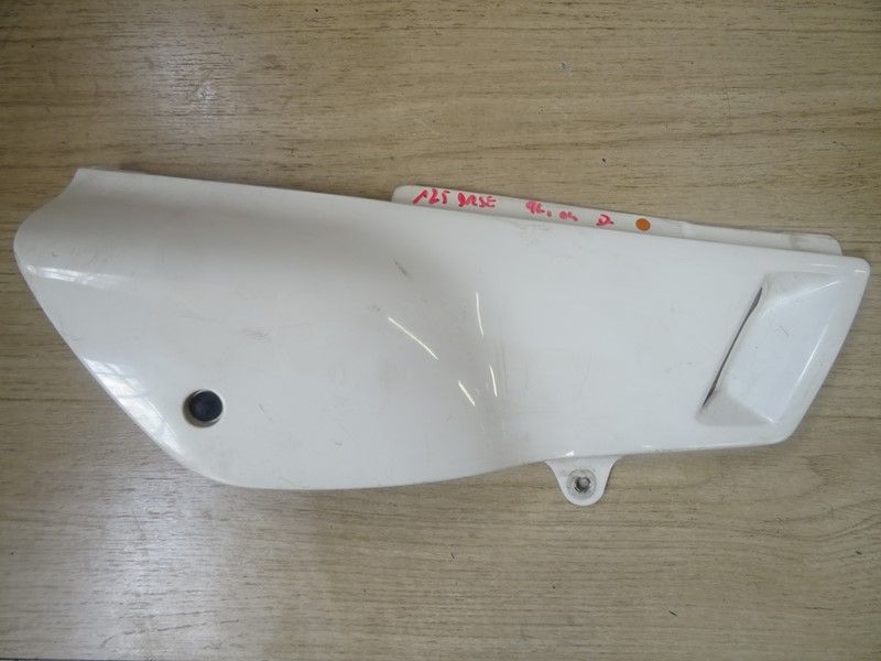 Cache latéral droit Suzuki 125 DRSE type SF44A 1994/2004