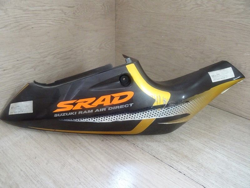 Cache latéral droit Suzuki 750 GSXR SRAD type GR7DD 1996/1999 (47111-33E0)