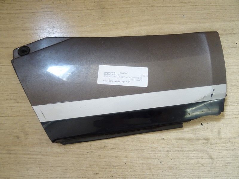 Cache latéral gauche Kawasaki GPX 600 R (ZX600C) 1988/1989 (36001-1342)