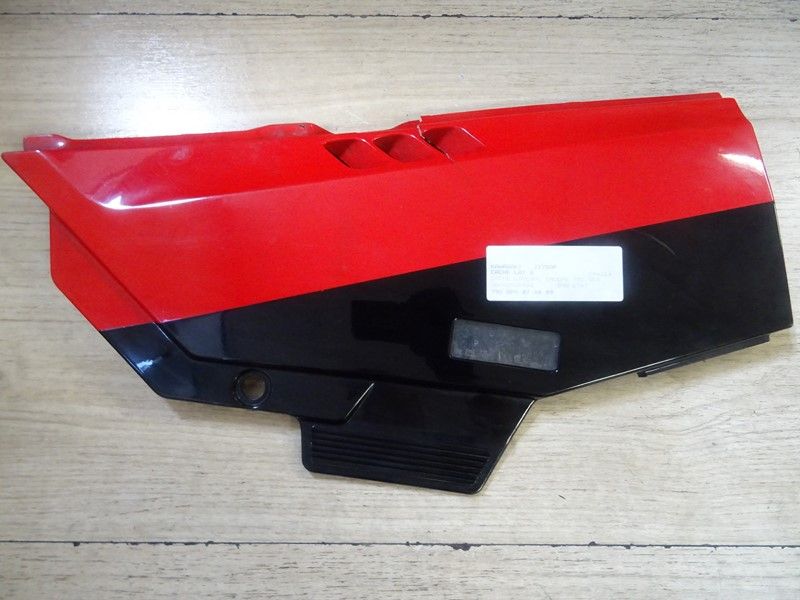 Cache latéral gauche Kawasaki GPX 750 R type ZX750F 1987/1990 (36001-1342)