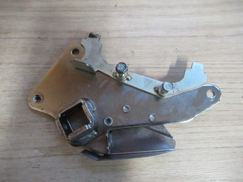 Support de repose pied avant droit HONDA GL 1500 F6C Valkyrie SC34 1997/2002