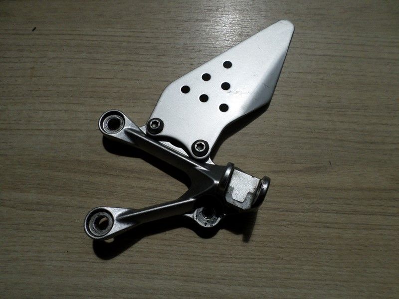 Platine avant gauche Kawasaki ZX6R 636 ZX636CCA 2005/2006